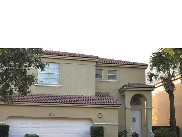 574 NW 159th Ave, Pembroke Pines FL 33028
