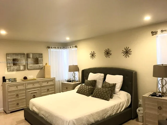 574 NW 159th Ave, Pembroke Pines FL 33028