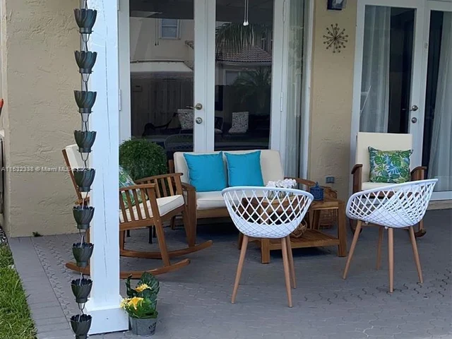 574 NW 159th Ave, Pembroke Pines FL 33028