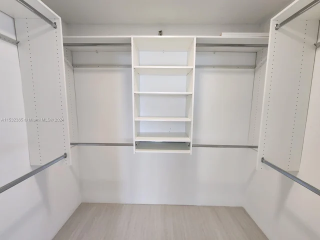 1700 NW N River Dr # 606, Miami FL 33125