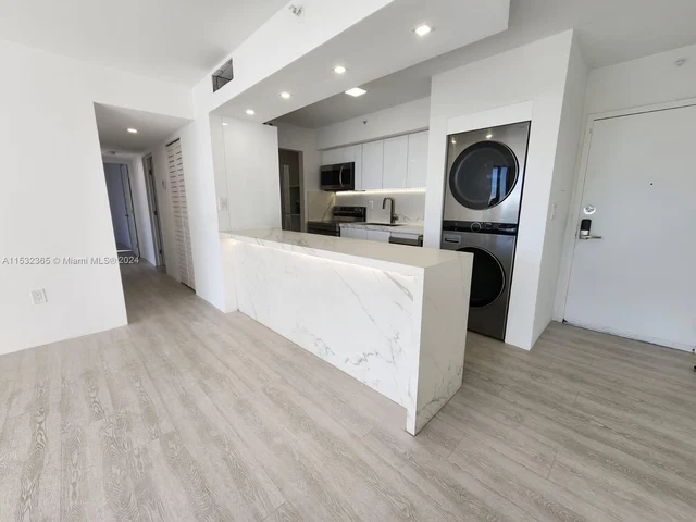 1700 NW N River Dr # 606, Miami FL 33125