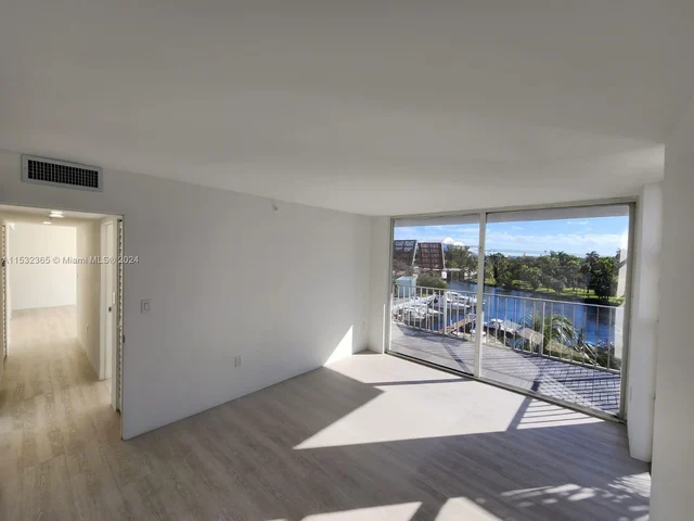 1700 NW N River Dr # 606, Miami FL 33125