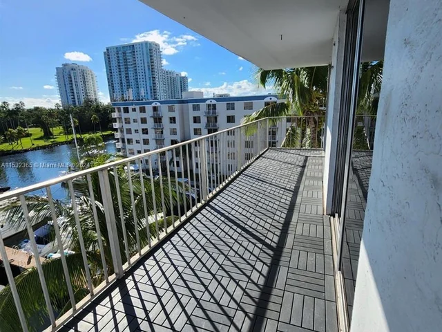 1700 NW N River Dr # 606, Miami FL 33125