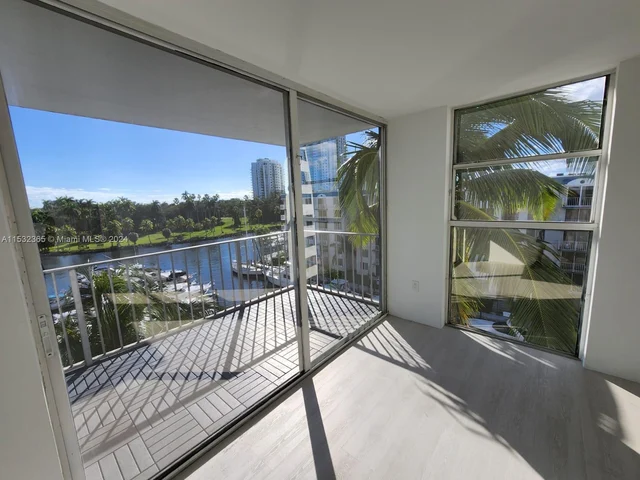 1700 NW N River Dr # 606, Miami FL 33125