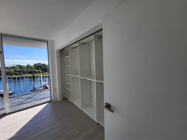 1700 NW N River Dr # 606, Miami FL 33125