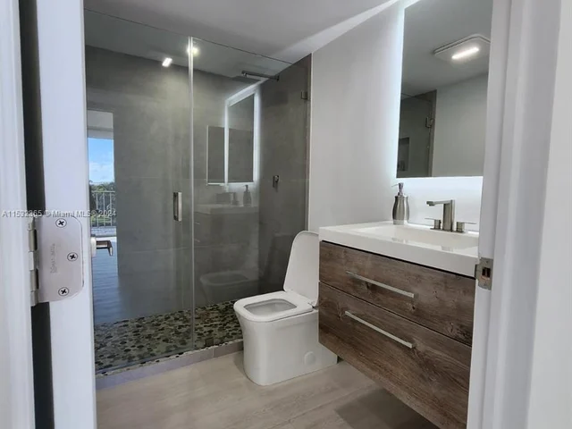 1700 NW N River Dr # 606, Miami FL 33125