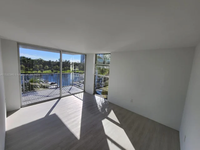 1700 NW N River Dr # 606, Miami FL 33125