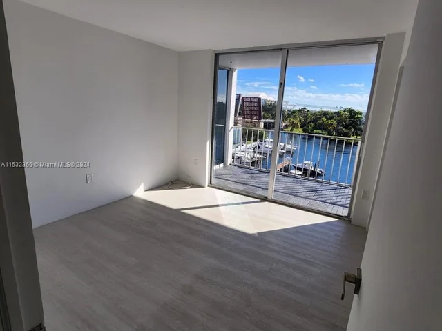 1700 NW N River Dr # 606, Miami FL 33125