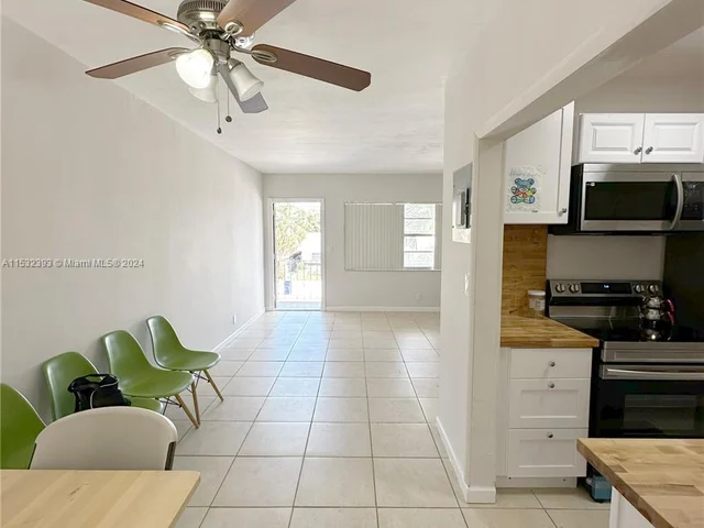 230 SW 11th Ave # 2B, Hallandale Beach FL 33009