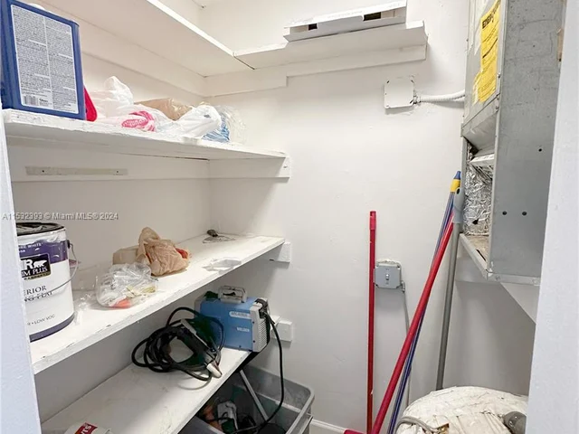 230 SW 11th Ave # 2B, Hallandale Beach FL 33009