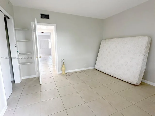 230 SW 11th Ave # 2B, Hallandale Beach FL 33009