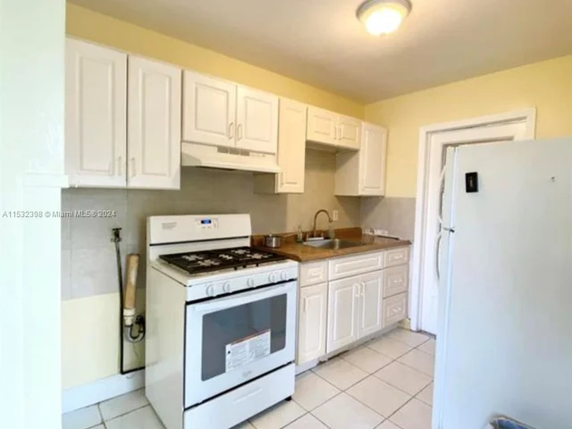 1348 9th St, West Palm Beach FL 33401