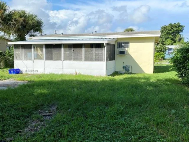 1348 9th St, West Palm Beach FL 33401