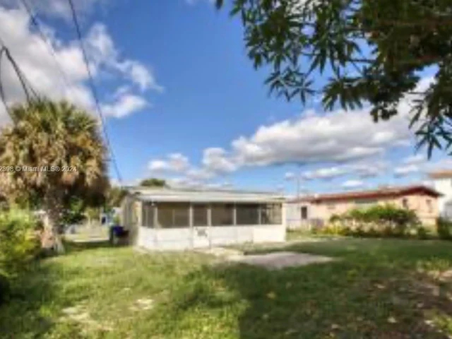 1348 9th St, West Palm Beach FL 33401