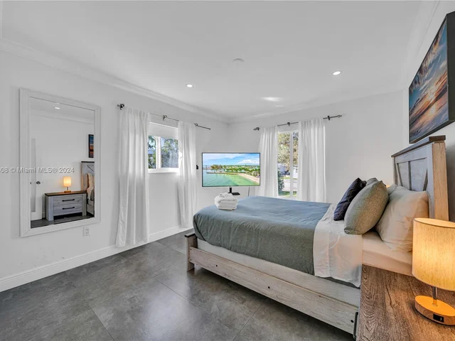 7521 Bounty Ave # 7521, North Bay Village FL 33141