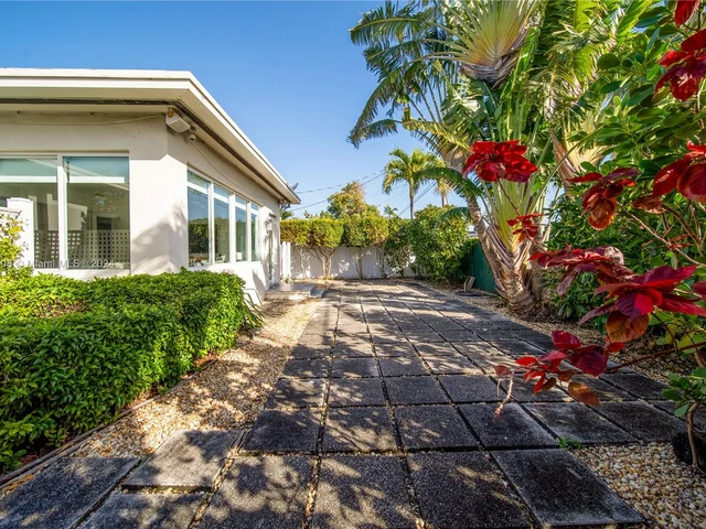 7521 Bounty Ave # 7521, North Bay Village FL 33141