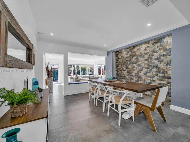 7521 Bounty Ave # 7521, North Bay Village FL 33141