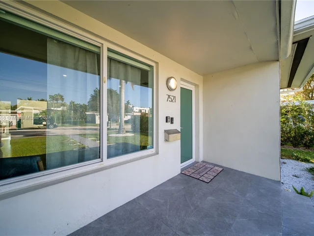 7521 Bounty Ave # 7521, North Bay Village FL 33141