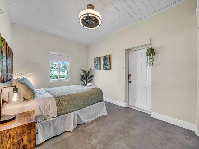 7521 Bounty Ave # 7521, North Bay Village FL 33141