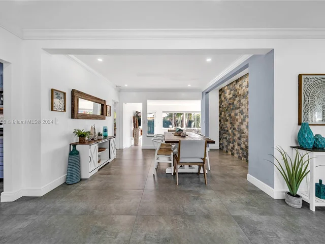 7521 Bounty Ave # 7521, North Bay Village FL 33141