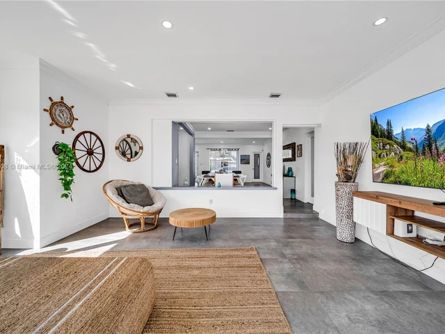 7521 Bounty Ave # 7521, North Bay Village FL 33141