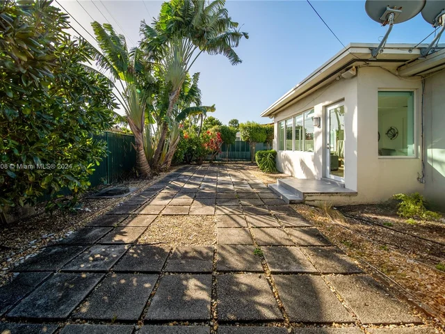 7521 Bounty Ave # 7521, North Bay Village FL 33141