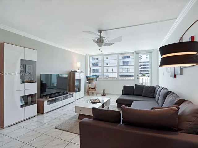 245 18th St # 605, Miami Beach FL 33139