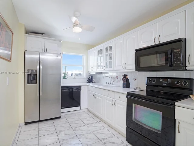 245 18th St # 605, Miami Beach FL 33139