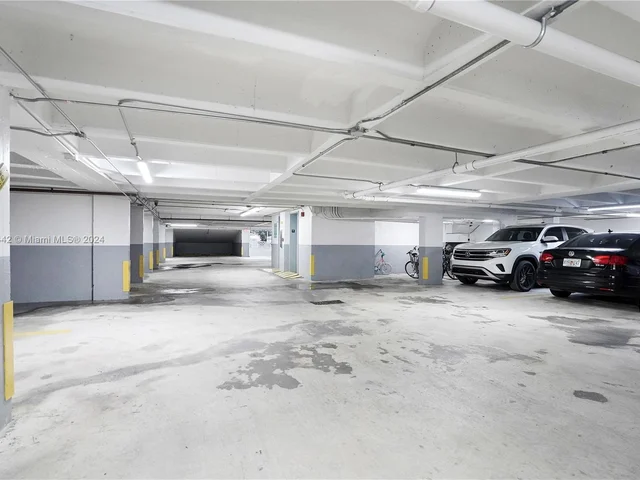 245 18th St # 605, Miami Beach FL 33139