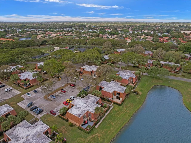 313 Buttonwood Ln, Boynton Beach FL 33436