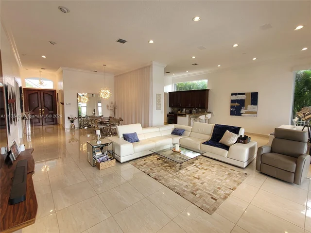 301 S Riverside Dr, Pompano Beach FL 33062