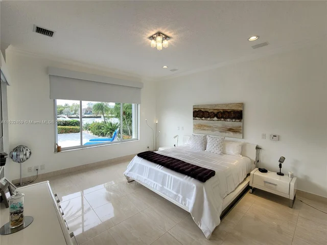 301 S Riverside Dr, Pompano Beach FL 33062