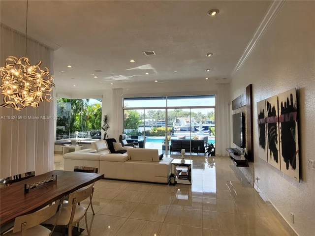 301 S Riverside Dr, Pompano Beach FL 33062