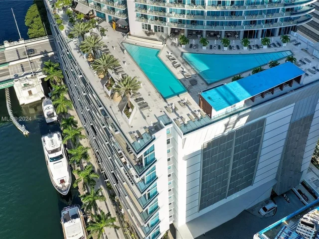 200 Biscayne Blvd Way # 4811, Miami FL 33131