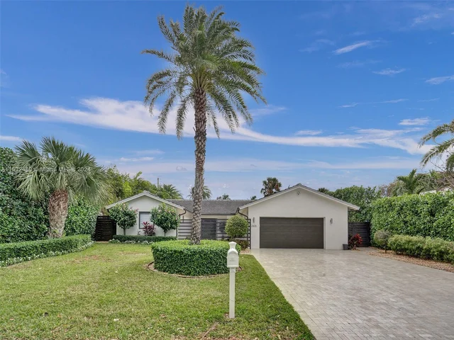 2606 N Riverside Dr, Pompano Beach FL 33062