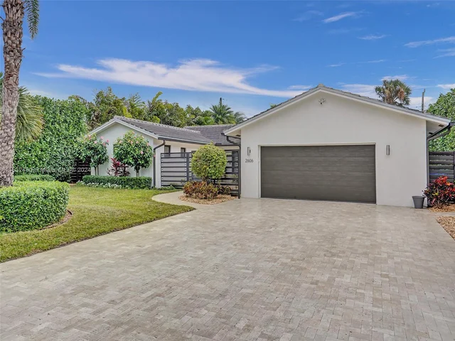 2606 N Riverside Dr, Pompano Beach FL 33062