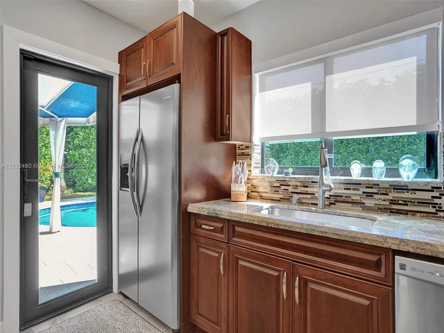 2606 N Riverside Dr, Pompano Beach FL 33062