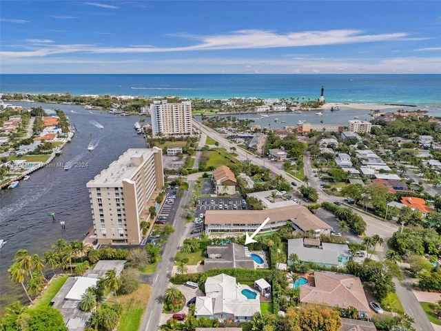 2606 N Riverside Dr, Pompano Beach FL 33062