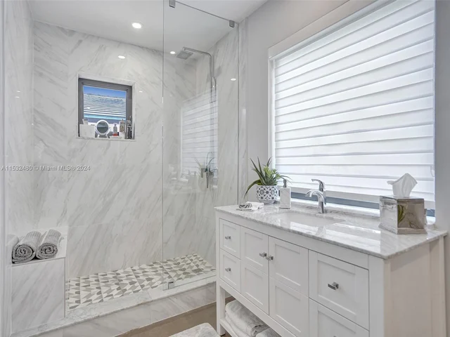 2606 N Riverside Dr, Pompano Beach FL 33062