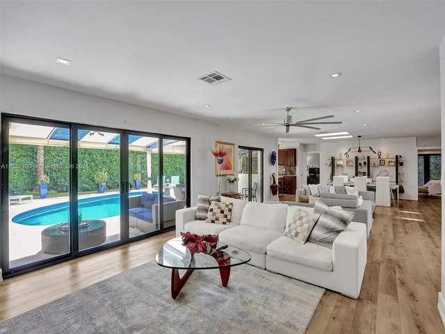 2606 N Riverside Dr, Pompano Beach FL 33062