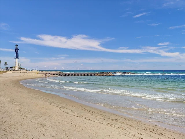 2606 N Riverside Dr, Pompano Beach FL 33062