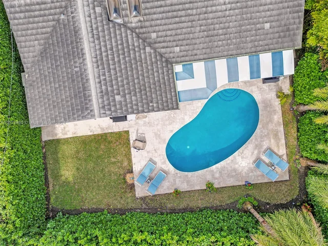 2606 N Riverside Dr, Pompano Beach FL 33062