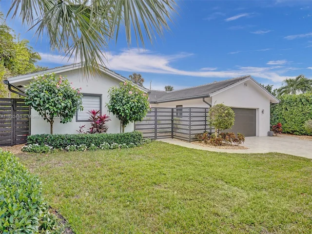 2606 N Riverside Dr, Pompano Beach FL 33062