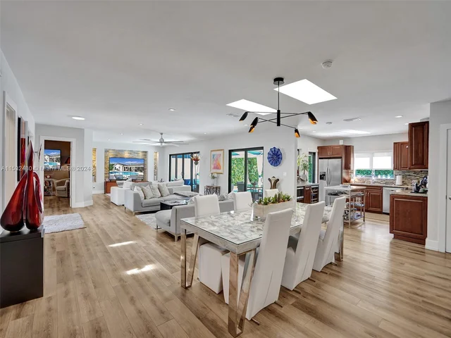 2606 N Riverside Dr, Pompano Beach FL 33062