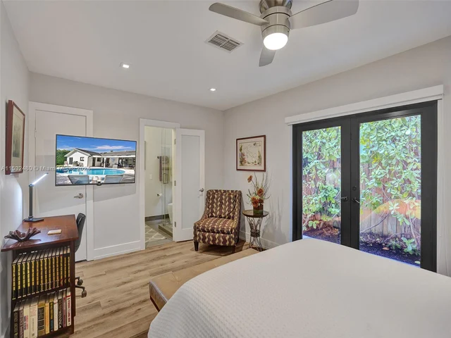 2606 N Riverside Dr, Pompano Beach FL 33062