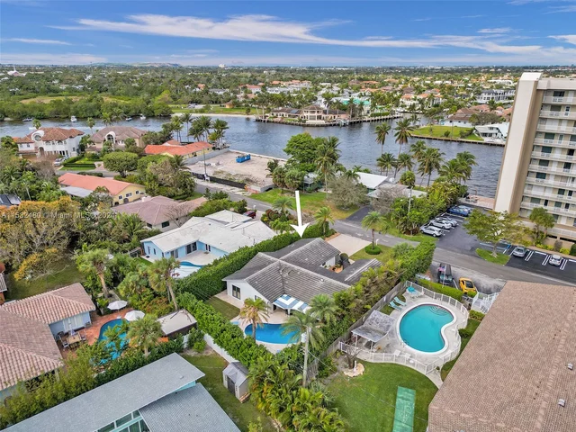 2606 N Riverside Dr, Pompano Beach FL 33062