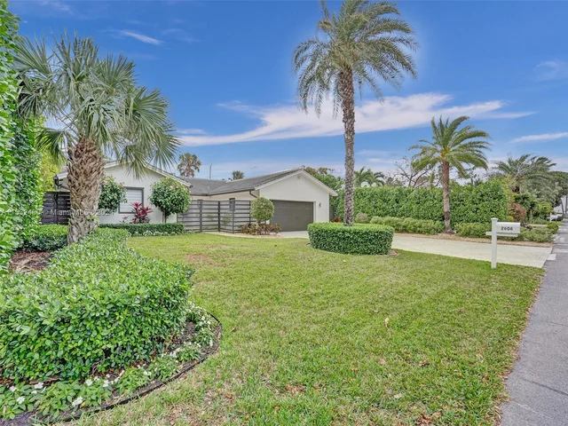 2606 N Riverside Dr, Pompano Beach FL 33062