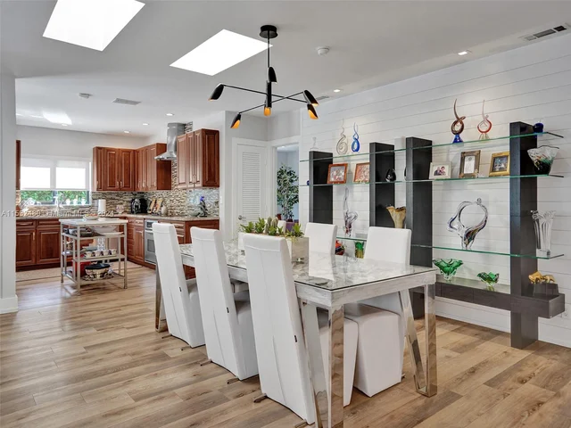 2606 N Riverside Dr, Pompano Beach FL 33062