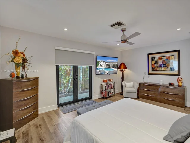 2606 N Riverside Dr, Pompano Beach FL 33062