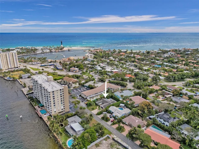 2606 N Riverside Dr, Pompano Beach FL 33062